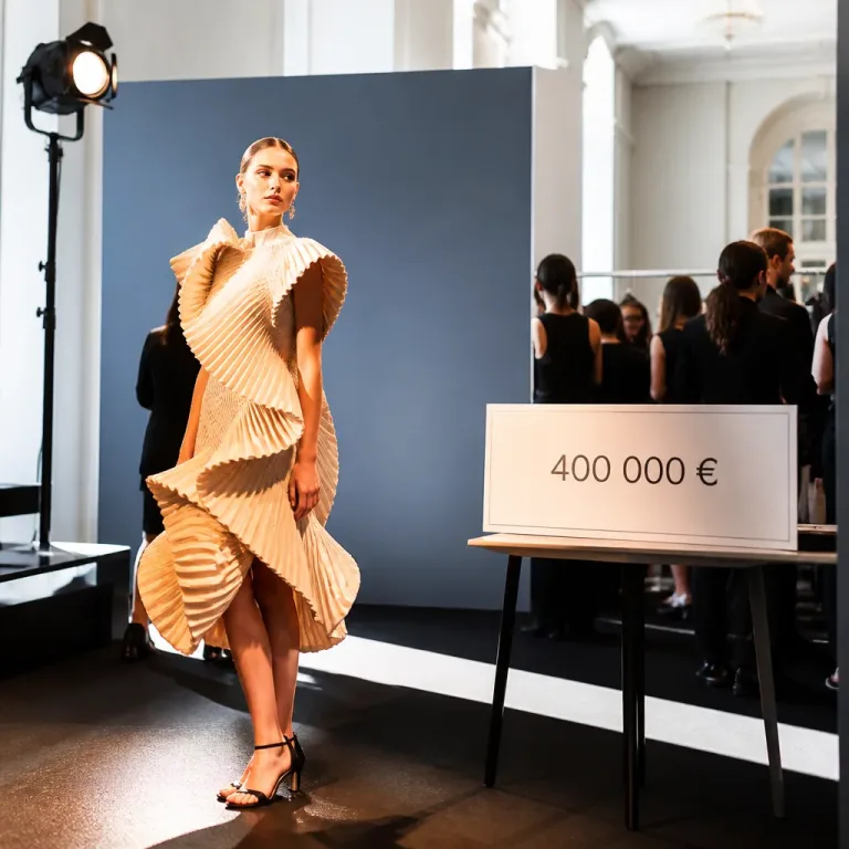 Julie Kegels, créatrice belge, remporte le prix LVMH 2026 et 400 000 €