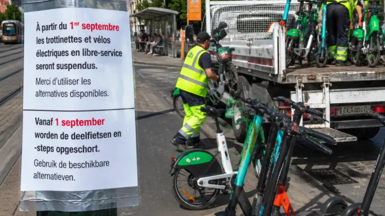 Bruxelles : l’interdiction des trottinettes et vélos partagés avancée au 1er septembre après une décision judiciaire