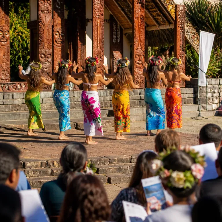 Anoihi Tumu : jeunes talents et reo tahiti à l’honneur au Marae Arahurahu