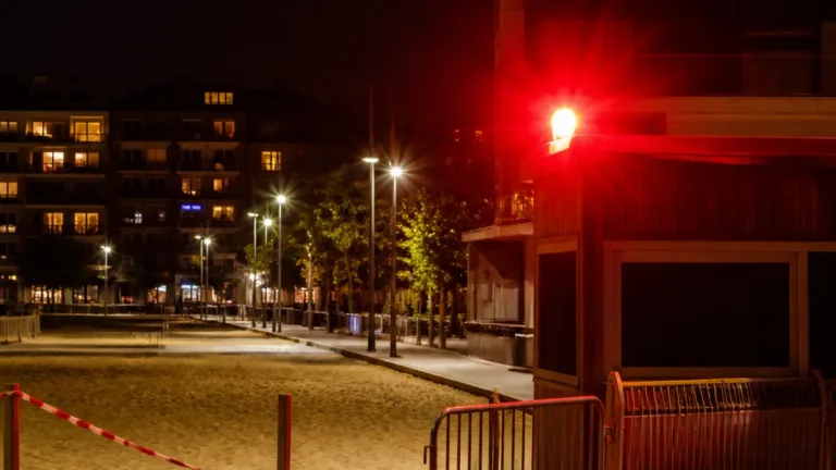 La Louvière : des riverains excédés par les déclenchements nocturnes de l’alarme de La Louvière Plage