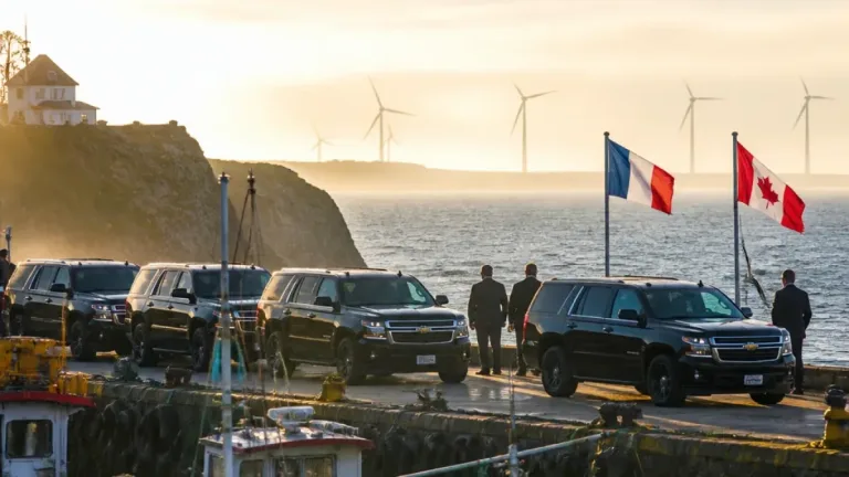 Macron critiqué pour sa tournée dans le Golfe alors que la France traverse une crise intérieure