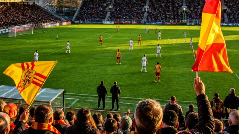 Malines arrache un nul 2-2 à La Louvière : réactions d’après-match et enseignements