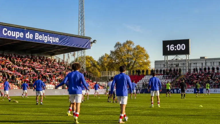 Mons : le RAEC entame la Coupe de Belgique dimanche après une défaite en amical à Mouscron