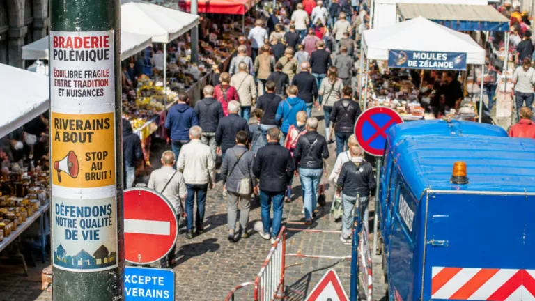 Tournai : la braderie annoncée sous tension s'est finalement tenue sous le soleil
