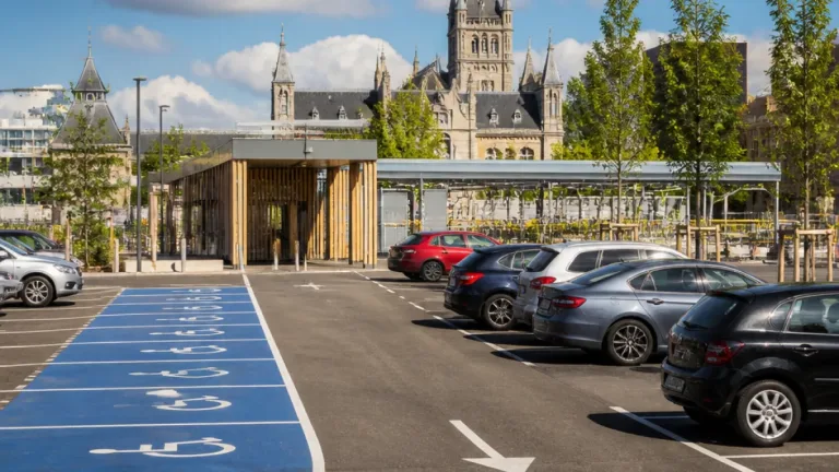 Tournai : le parking P1 de la gare rouvre, une étape pour le pôle multimodal