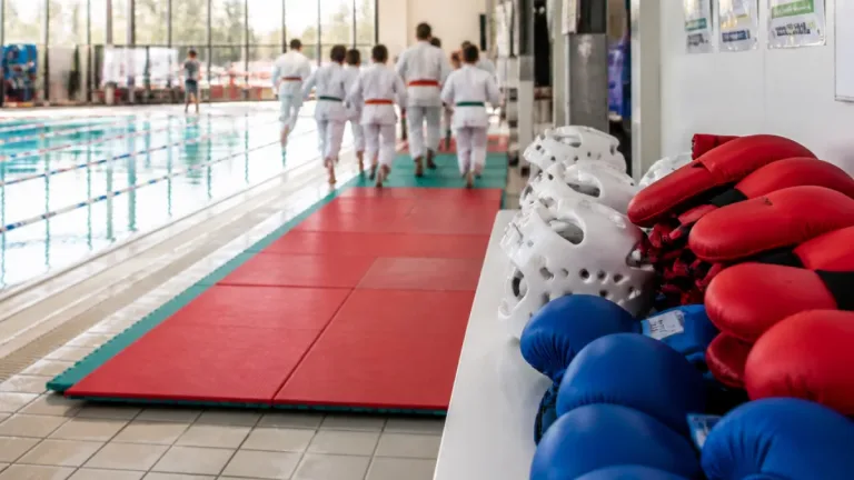 Un club de MMA s’installe à Evere : nouvelles offres à la piscine Triton et rentrée active
