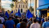 Caminhada de ACM Neto reúne multidão no centro de Feira de Santana
