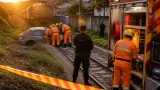 Colisão entre carro e trem em Juiz de Fora deixa um morto e um ferido grave