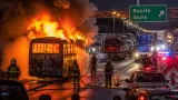 Recife: ônibus é incendiado em protesto no Ibura e BR-101 é bloqueada à noite