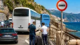 Volvo apresenta sistema que detecta sonolência e freia caminhões automaticamente