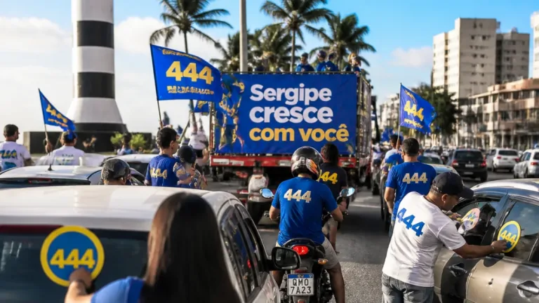 André Moura lança campanha ao Senado com adesivaço e agenda por bairros de Aracaju