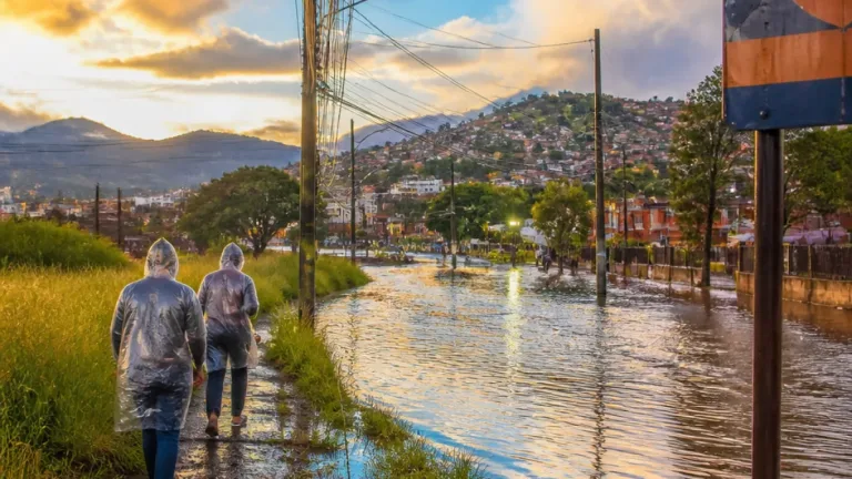 Belo Horizonte em alerta por pancadas de chuva e rajadas de até 40 km/h até quarta-feira