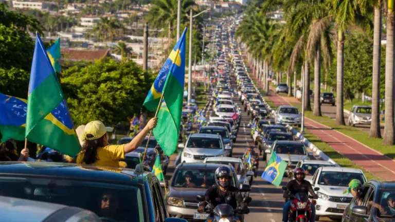 Carreata de Mailza em Rio Branco reúne centenas de veículos e reforça campanha