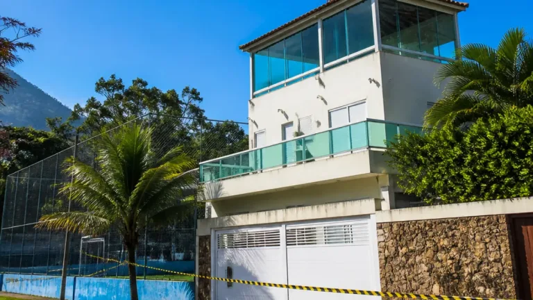 Casa de três andares servia como posto de vigilância de traficante em São Sebastião, diz PCDF