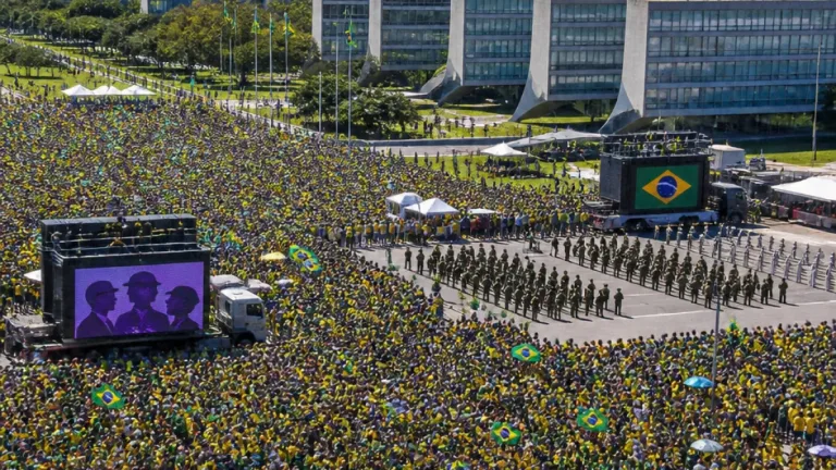 Desfile de 7 de Setembro em Brasília reúne 70 mil pessoas e custou R$ 5,74 milhões aos cofres públicos