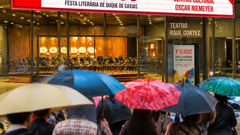 Duque de Caxias inaugura primeira Festa Literária com Djamila Ribeiro e programação extensa