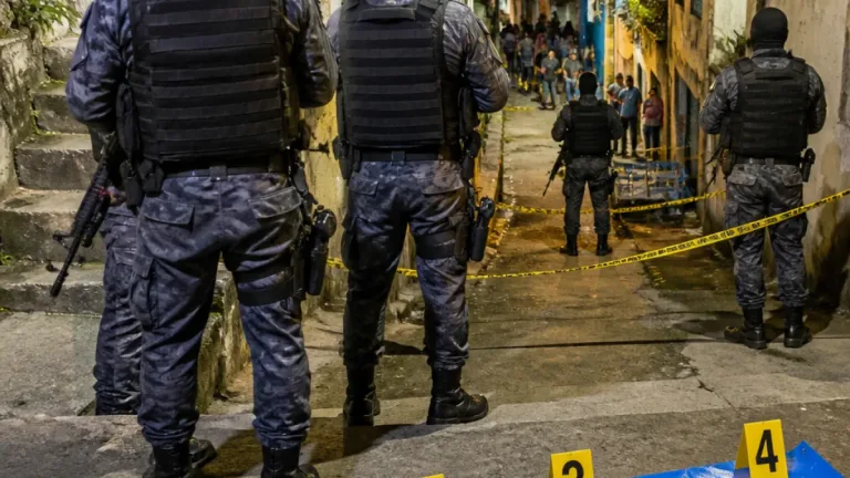 Duque de Caxias: preso homem apontado como "puxador de guerra" do Comando Vermelho