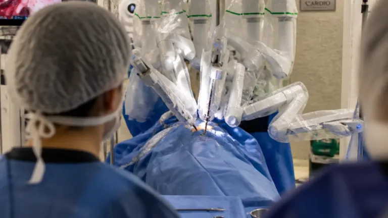 Florianópolis: Hospital SOS Cárdio amplia cirurgia cardíaca robótica com sistema Da Vinci X