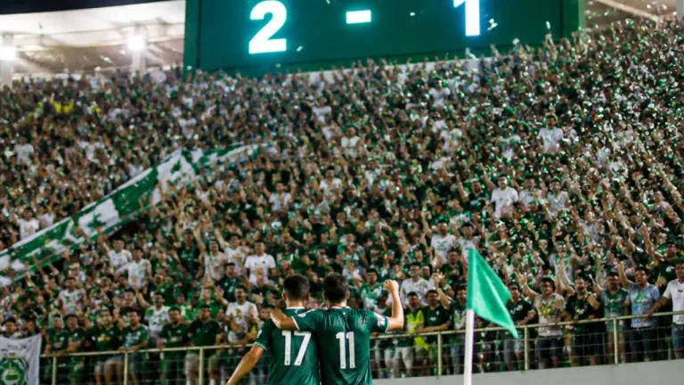 Goiás vence São Bernardo na Serrinha e sobe momentaneamente na tabela da Série B