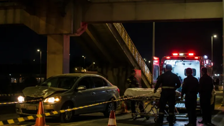 Homem morre ao ser atropelado na BR-230 em João Pessoa; travessia sob passarela é apontada