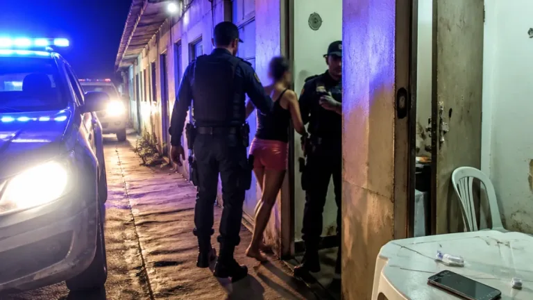 Jovem é resgatada de cárcere em kitnet no centro de Palmas; suspeito é preso