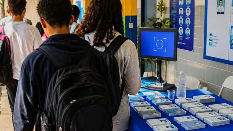 Juiz de Fora atualiza lista do Passe Livre Estudantil e reforça uso de biometria facial