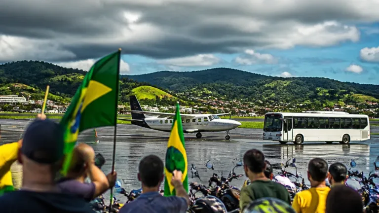 Juiz de Fora: motociata de Flávio Bolsonaro é cancelada por mau tempo; agenda vai a BH
