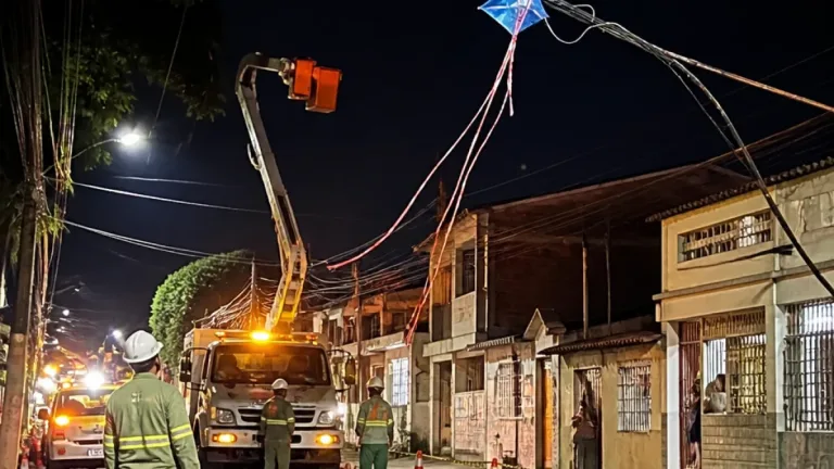 Linha de pipa partiu cabo da rede elétrica em São Luís; empresa alerta para riscos e orienta população