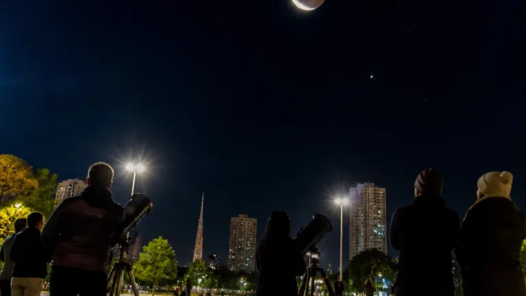 Londrina poderá observar eclipse lunar quase total na Praça Nishinomiya