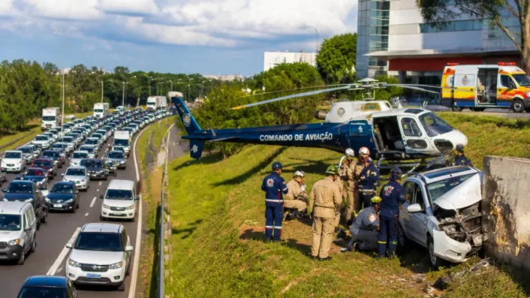 Motorista é resgatado por helicóptero após passar mal e bater no Contorno Norte, Curitiba