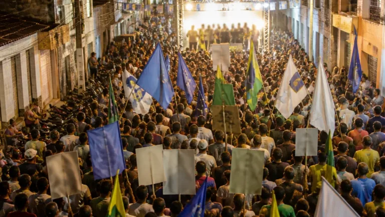 Multidão em Girau do Ponciano marca ato de Arthur Lira com JHC e Marina em agenda pelo Senado