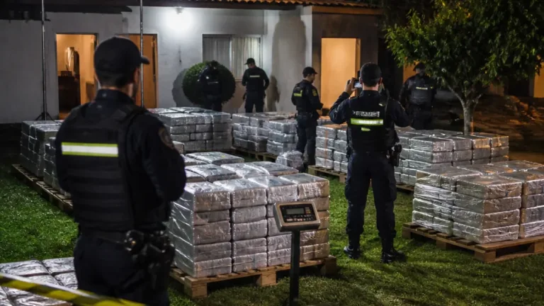 Polícia Militar apreende cinco toneladas de maconha em residência no bairro Taiaman, em Uberlândia
