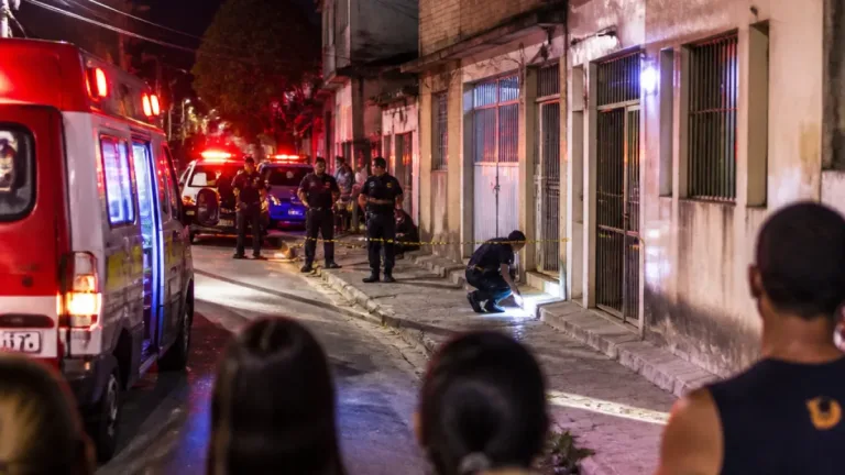 Policial é baleado em tentativa de assalto no Jardim Tropical, em Nova Iguaçu