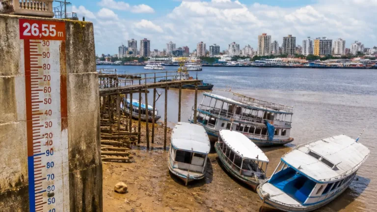 Rio Negro recua 52 cm em Manaus; vazante segue dentro da normalidade, aponta SGB