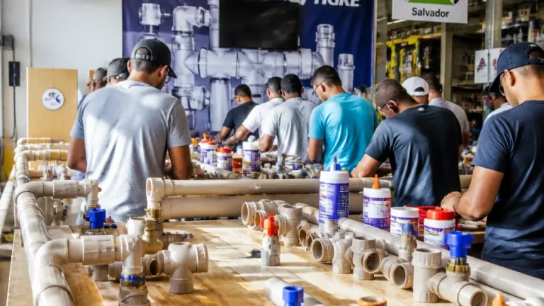 Salvador: multinacional abre vagas gratuitas para cursos de instalação hidráulica e pintura