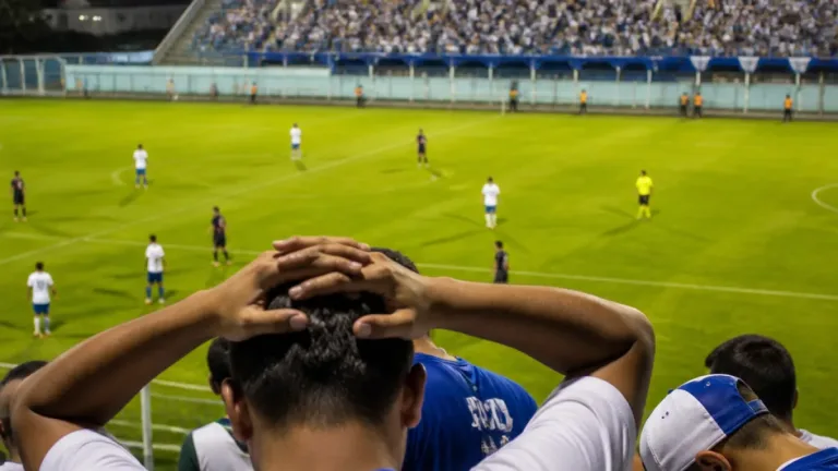 Santo André perde para São José por 2 a 0 e vê liderança do grupo escapar