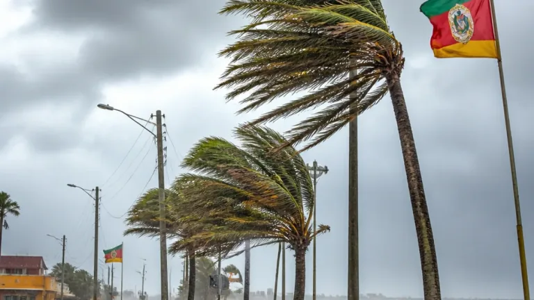 Sequência de ciclones extratropicais traz vento forte e ar frio ao Rio Grande do Sul