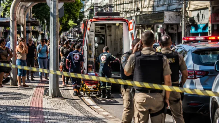 Tiroteio no Centro de Juiz de Fora deixa homem ferido; policial penal foi preso em flagrante