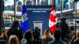 Smith urges Ottawa to 'double down' on U.S. diplomacy as Alberta moves to shield businesses