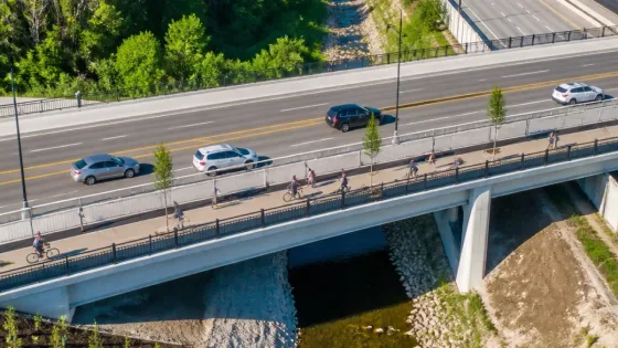 New four‑lane crossing over Highway 404 links Markham with Richmond Hill
