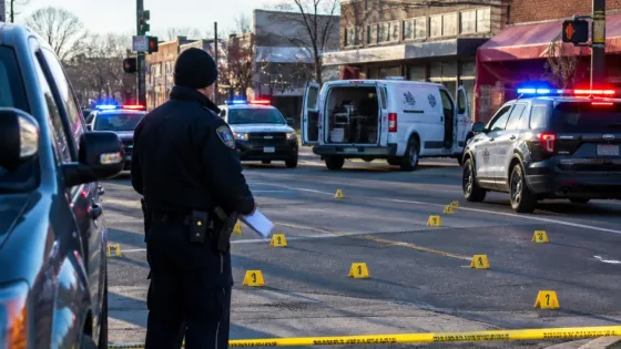 Ottawa police arrest suspect after early‑morning Bank Street shooting leaves man critically injured