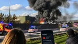 Grossbrand bei Recyclingbetrieb in Écublens beeinträchtigt Bahn- und Strassenverkehr