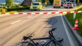 Rennvelofahrer in Trogen nach Kollision mit Auto lebensbedrohlich verletzt