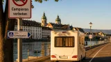 Solothurn verschärft Kontrolle am Ritterquai: Campieren am Aareufer jetzt deutlich verboten