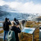 Warum Menschen heute Gletscher und bedrohte Orte besuchen: Psychologie des ‹Last‑Chance‑Tourismus›