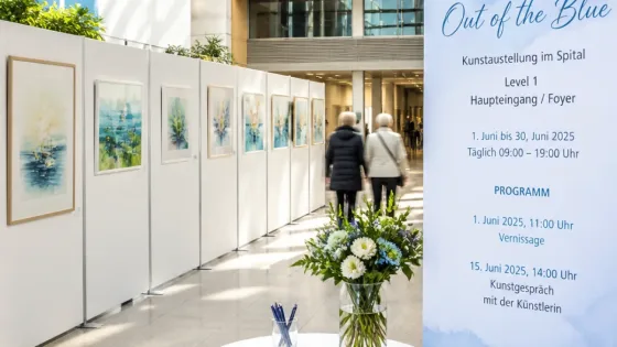 Acht Mitarbeitende stellen in Baar aus: «Out of the Blue» im Zuger Kantonsspital