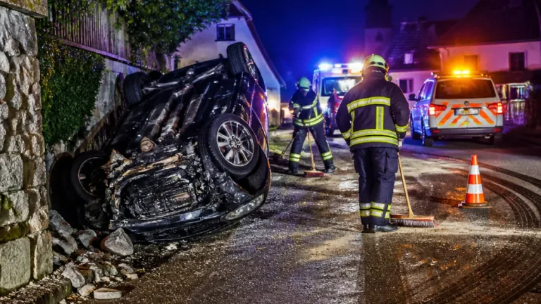Auto überschlägt sich in Tscheppach – Lenker alkoholisiert und ohne Führerausweis