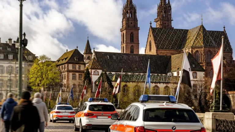 Basler Patrouillenfahrzeuge fahren neu in Weiss-Orange – blau-gelb-weiss geht nach rund acht Jahren