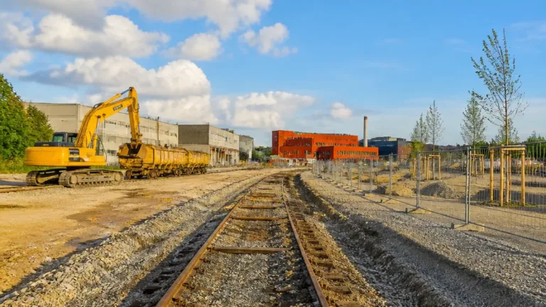 Baustart für 170-Meter-Gleispool auf Dreispitz: Neuer Grünraum und längstes Naturbad geplant