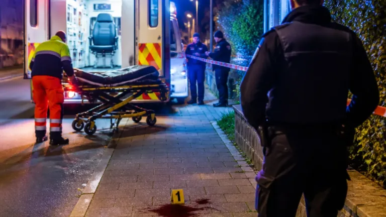 Frau sticht in Oberwil auf Lebensgefährten ein – Mann ins Spital, Frau festgenommen